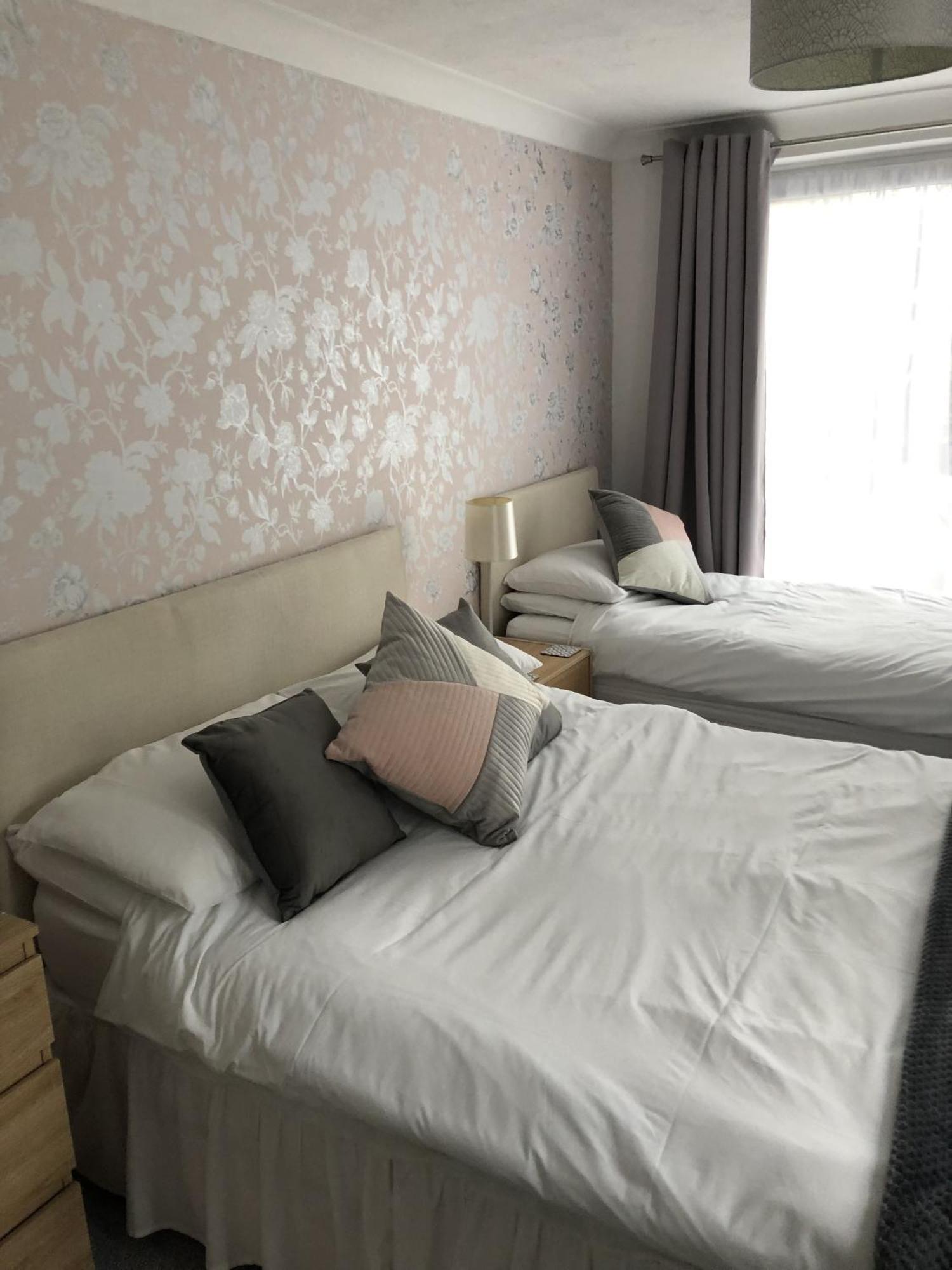 Basingstoke En Suite Room In Garden Annex מראה חיצוני תמונה